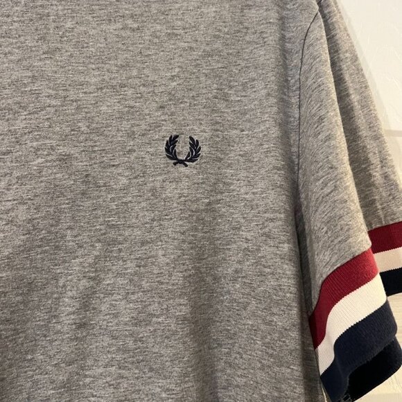 Fred Perry Cotton Striped Cuff T-Shirt Size Large - Picture 4 of 7